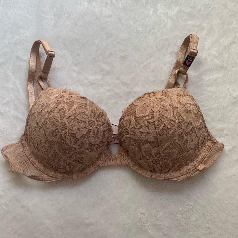 Victoria’s Secret Pushup Bra Size 32 B NWT